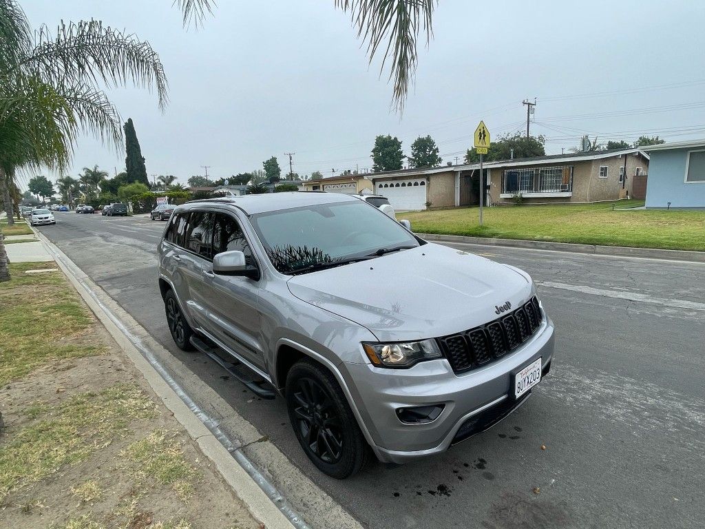 2017 Jeep Grand Cherokee