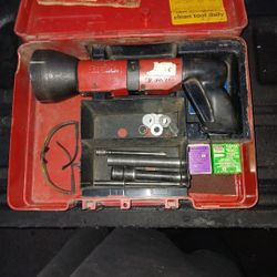 HILTI DX600N Nail Gun