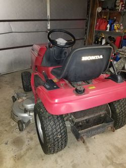 Honda 4518 Lawn Tractor liquid cooled for Sale in Mount Airy MD