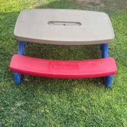 Little Tikes Kids Table (free)