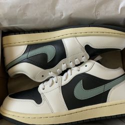 WMNS Air Jordan 1 Low