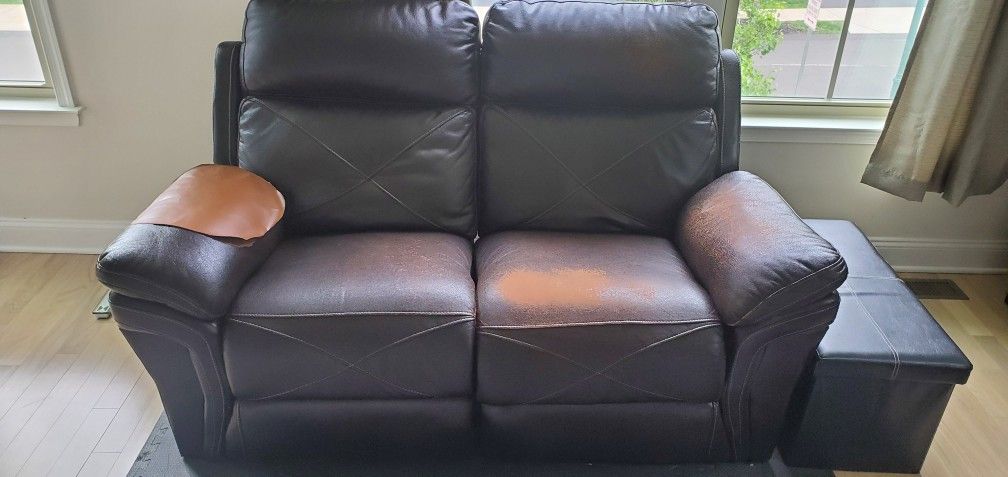 Manual Reclining Love Seat Sofa
Dimensions
69 Inch Length
24 Inch One Seat
27 Inch seat height