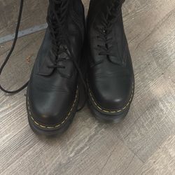 Dr.Martens AUDRICK 20-eye Platform Boot