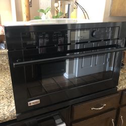 Monogram convection microwave oven