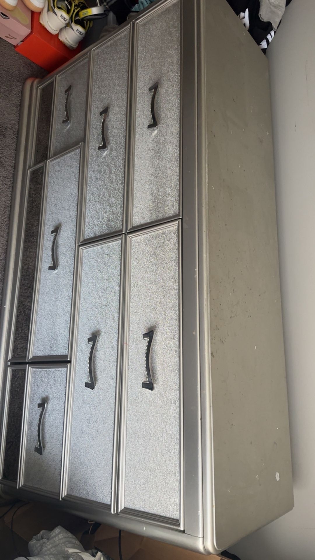 Dresser And Side Dresser