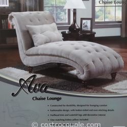 AVA NAILHEAD CHAISE LOUNGE