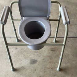  Commode Real Clean