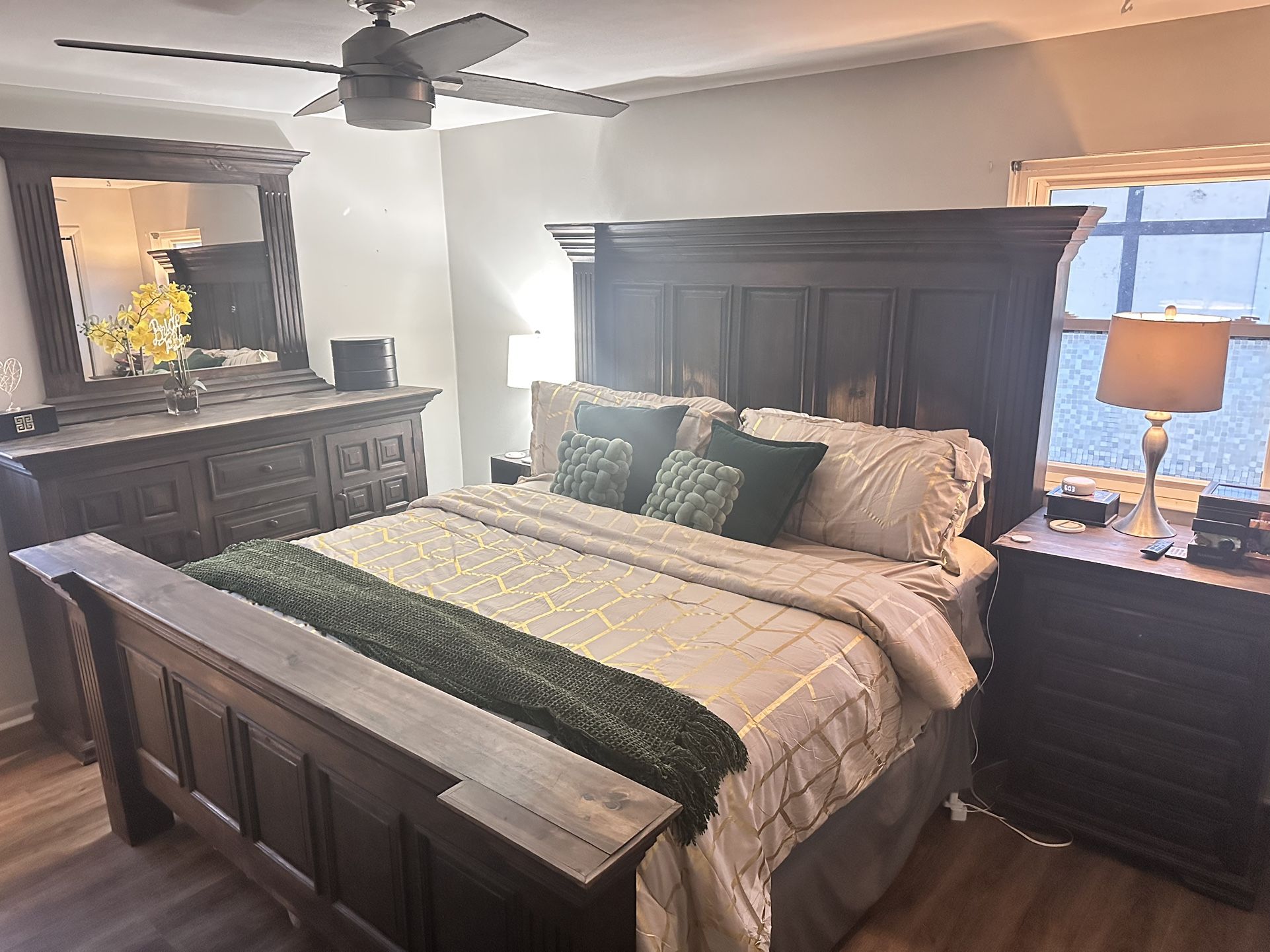 Dark Wood KING Bedroom Set