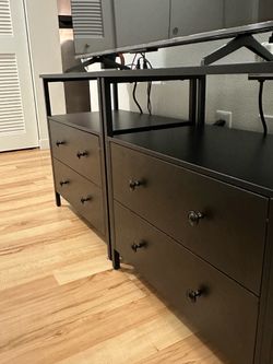 Side Tables / Night Stands - Black