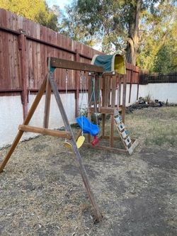 Free swing set