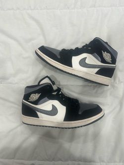 Nike Air Jordan 1 Mid Satin Grey Toe