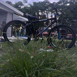 black and blue 26inch mongoose grudge