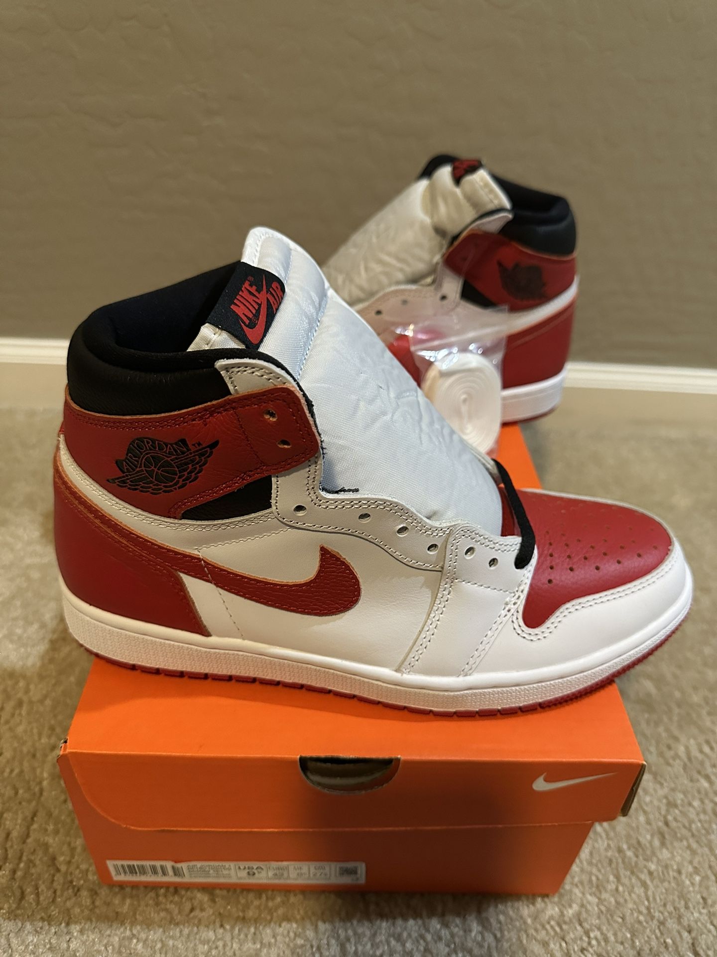 Brand New Jordan 1 Retro High OG Heritage White Red Black Men’s Size 9.5