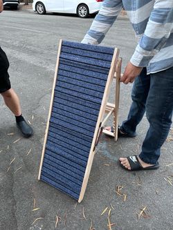 Folding Wood Pet Ramp with Carpet Surface