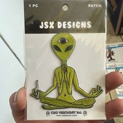 ( new ) Groovy alien / Wiley coyote patches