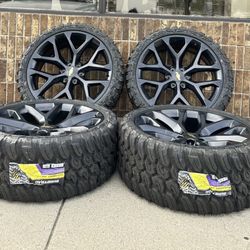 24” SNOWFLAKE BLACK WHEELS GMC SIERRA YUKON SILVERADO TAHOE 33” Mud MT TIRES NEW-WE FINANCE