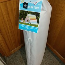 Indoor/Outdoor Play Tent* Brand New! 