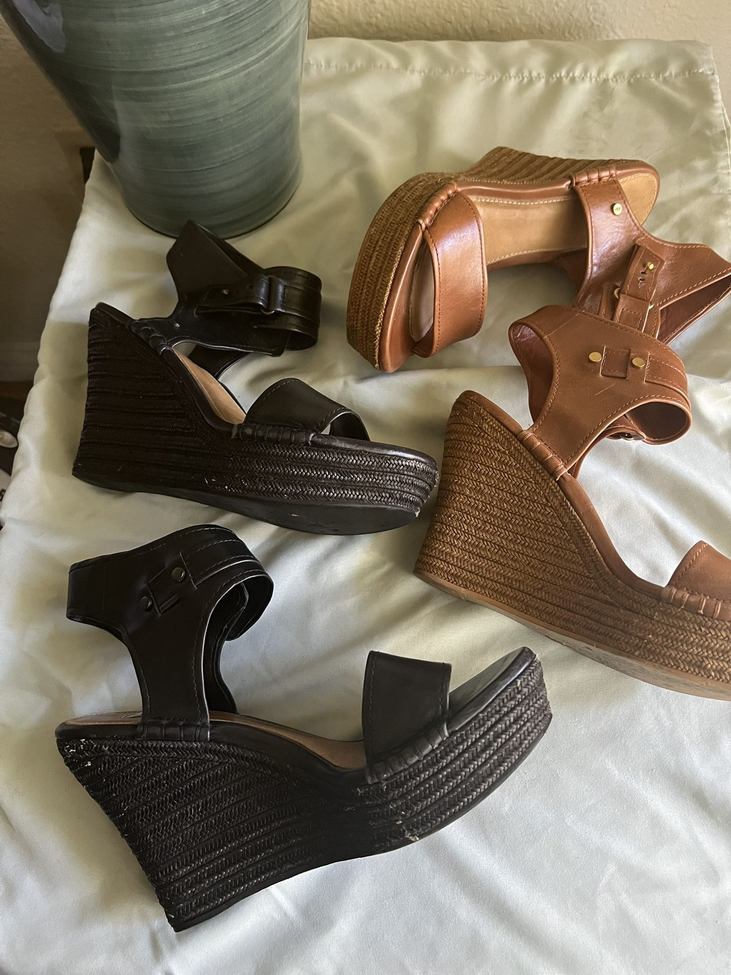 SHOES WOMEN UGG Size 8 1/2 Excellent Condition