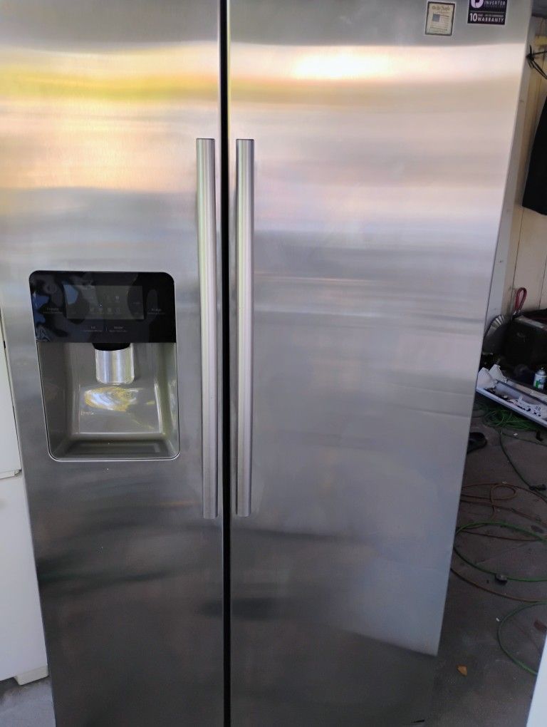 Samsung Refrigerator 300$$$