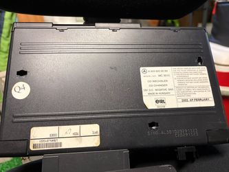 Mercedes-Benz 6-Disc CD Changer – OEM