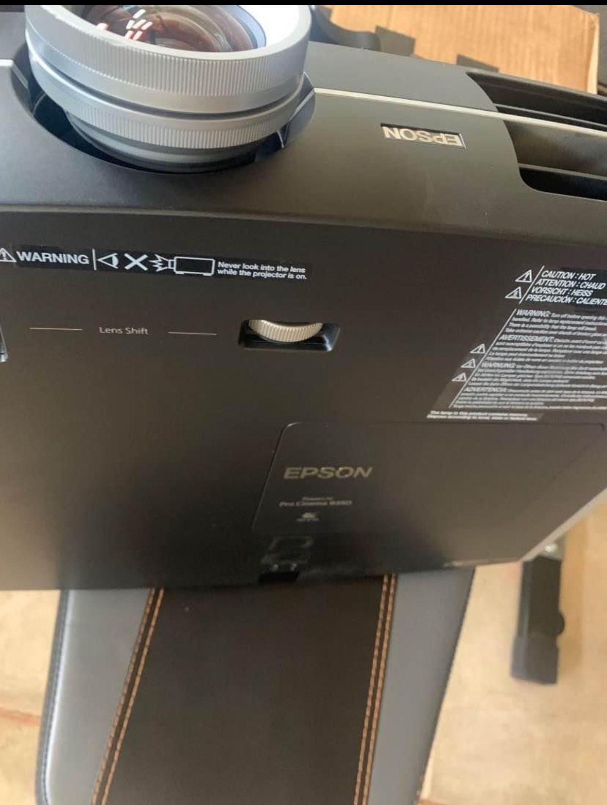 PROJECTOR