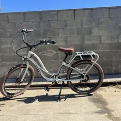 Pedego Interceptor E-bike *NO BATTERY*