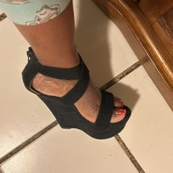 Sexy Strappy Platform Shoe 