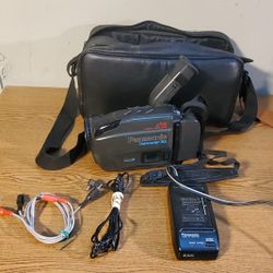 Panasonic PV-IQ305 VHS-C Camcorder Video Camera kit. Tested. Works