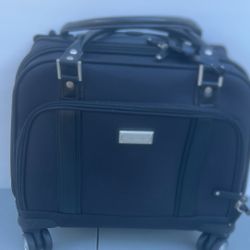 Samsonite Briefcase 17" Black Wheeled Portfolio Laptop Carry-On Weekend Bag. Used in good condition with some minor cosmetic blemishes associated with