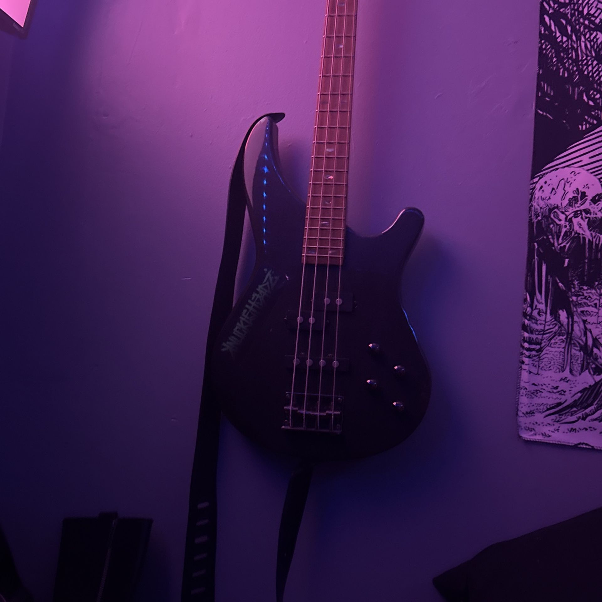 mitchell bass guitar