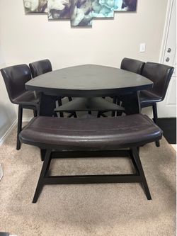 Dining room table