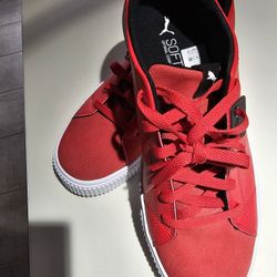 Original PUMA Men Size 10.