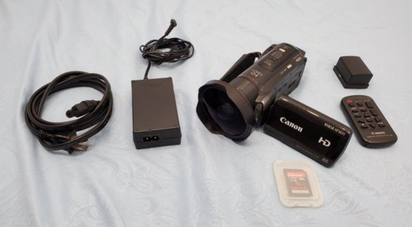 Canon VIXIA HF M30 HD Camcorder with Super Wide Fisheye