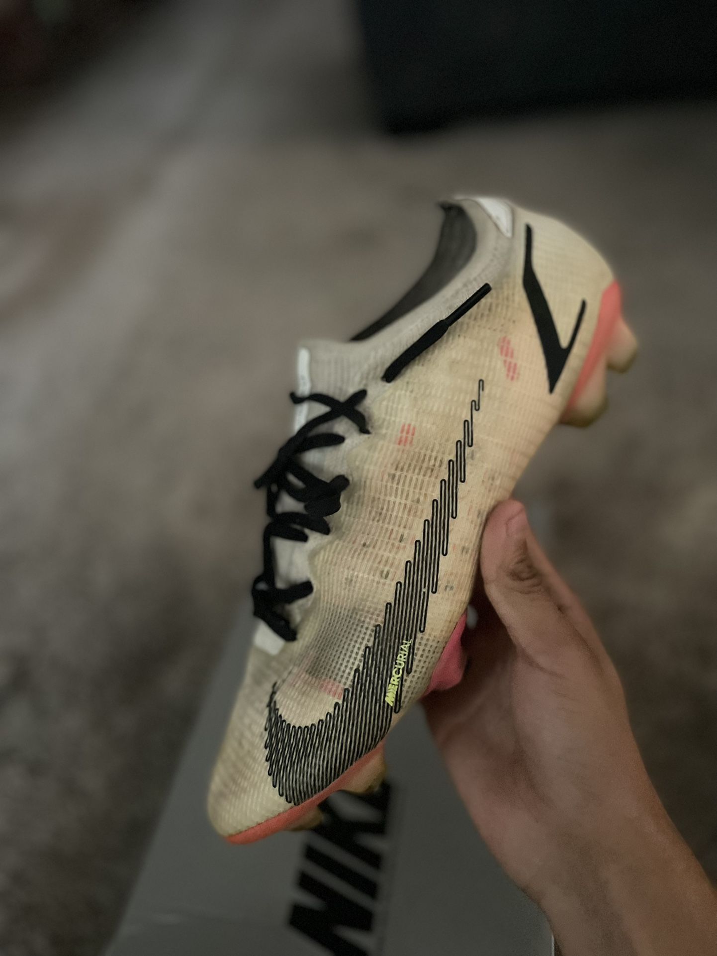 Nike Mercurial Vapor 15 SE for Sale in Corona, CA - OfferUp