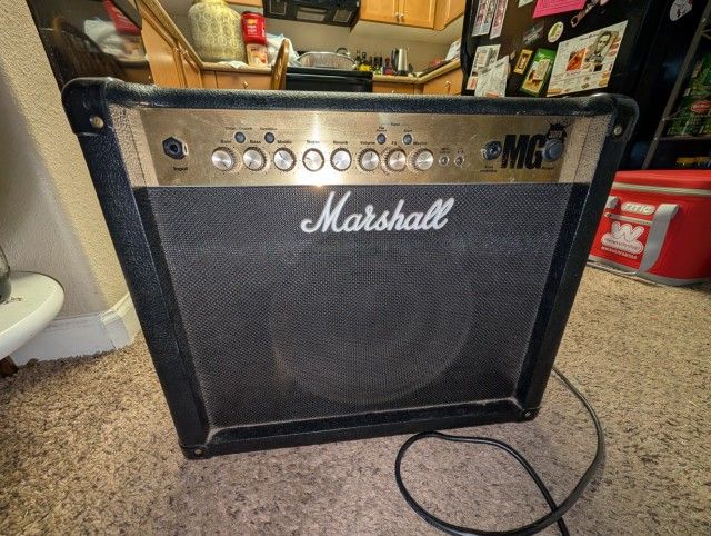 🎸 Marshall MG30DFX 30-Watt Guitar Combo Amp