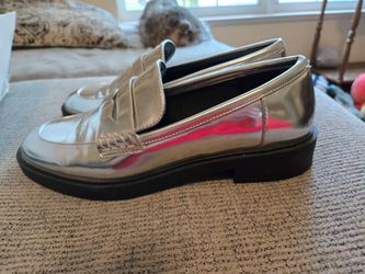 Dress shoes