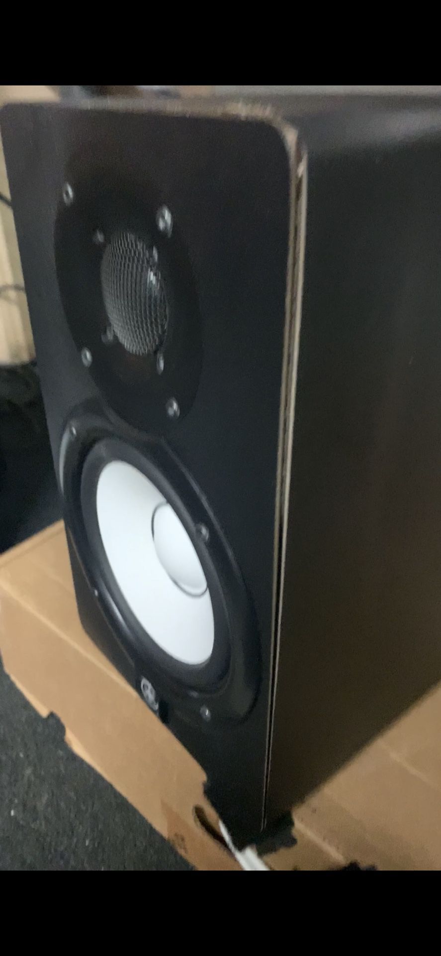 Yamaha HS5 speakers