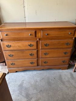 Free bedroom set/canby