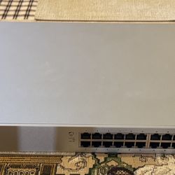 Gen 1 Unifi 24 Port PoE Switch (250W)