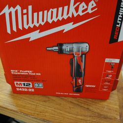Milwaukee M12 PEX Expander Kit