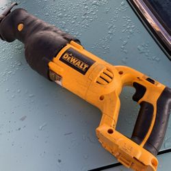 DeWalt Saw