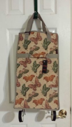 Tote bag with wheels.