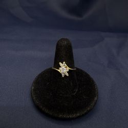 18KYG Round Brilliant/ Marquise Cluster Ring 