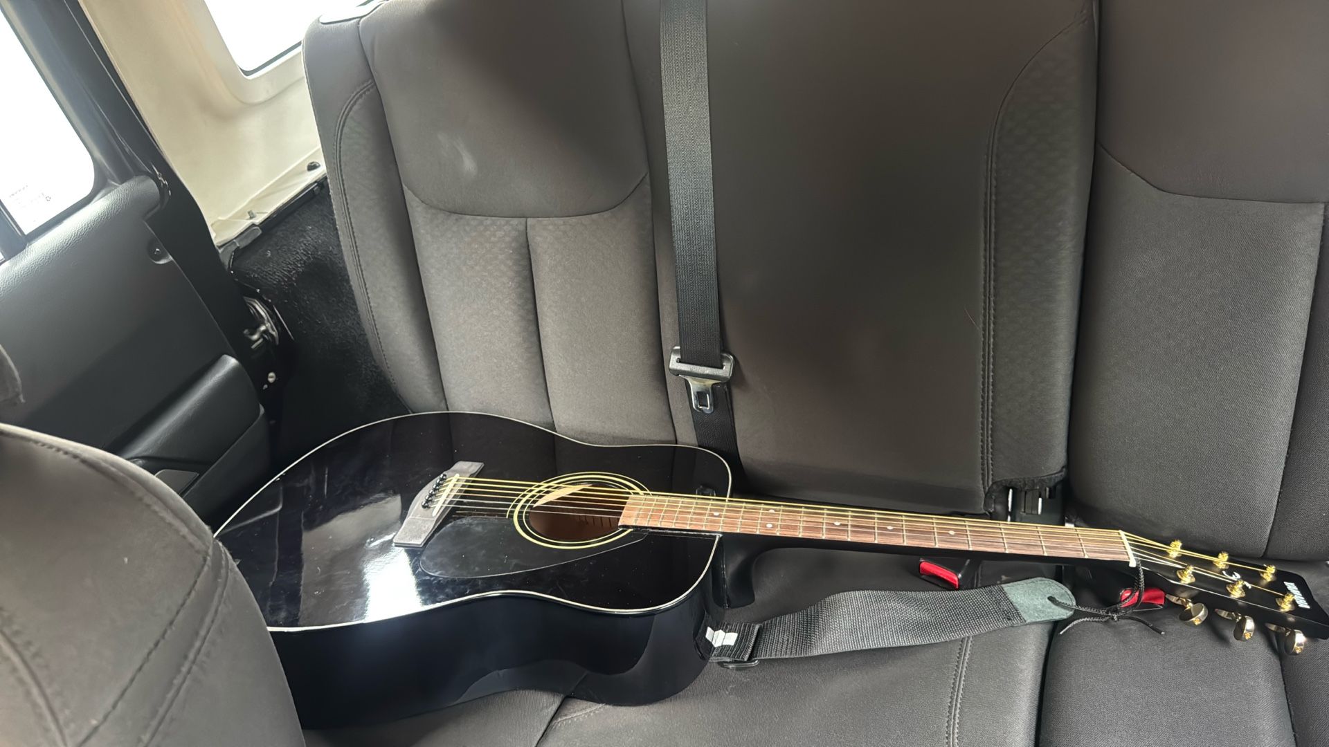 Yamaha Acoustic Guitar
