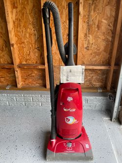 Dirt Devil Swivel Glide Vacuum