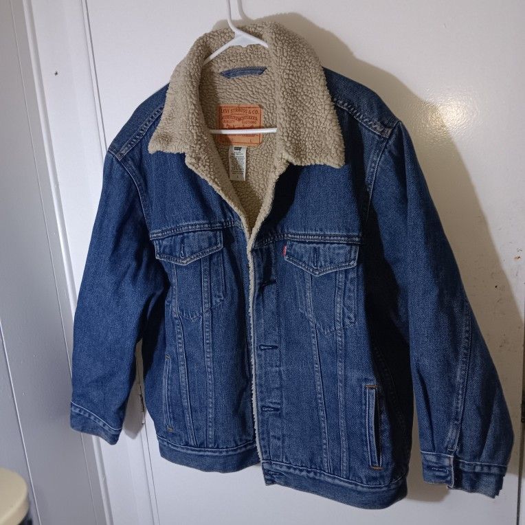 Vintage Men's Large Levi's Jacket with Sherpa Lining