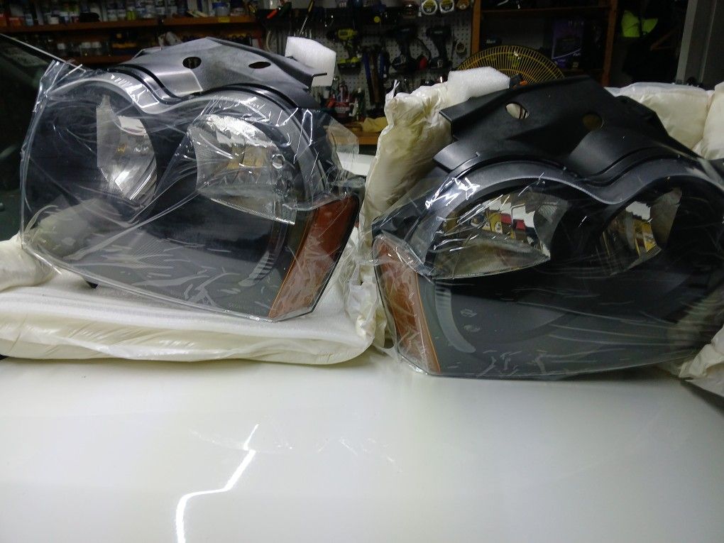 For 2005 2006 2007 Jeep Grand Cherokee Pair Headlights Halogen Headlamps Black
