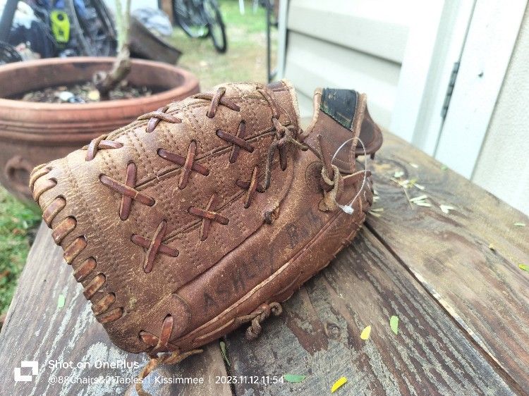 Vintage Franklin 1127 Pro Custom Baseball Mitt Leather Glove RHT Cowhide.