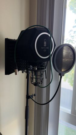 Recording Mic stand with Box Voice Filter (DM me for more pictures)