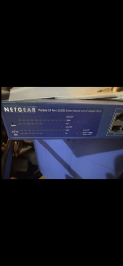 Net gear Prosafe 24 Port 10/100 Smart Switch 2 Gigabyte Ports